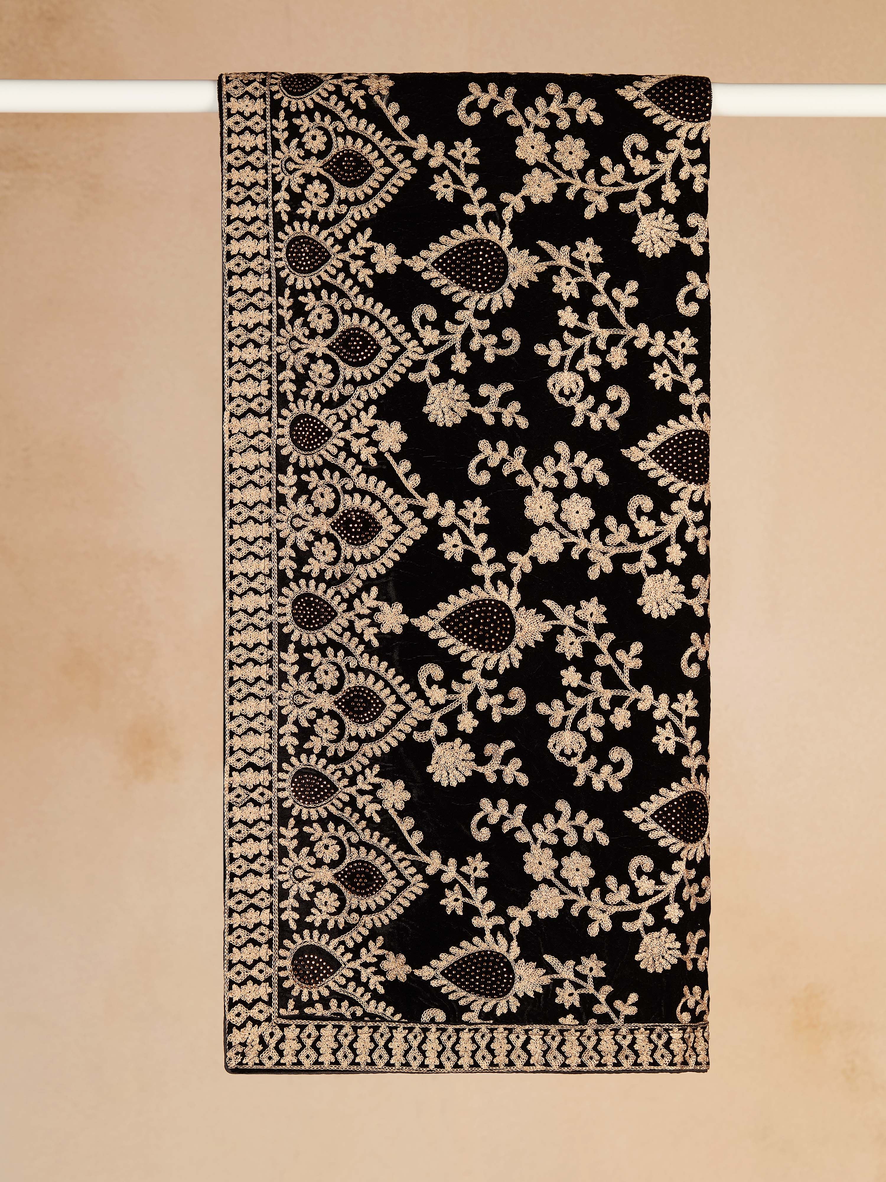 Men's Black Embroidered Dupatta
