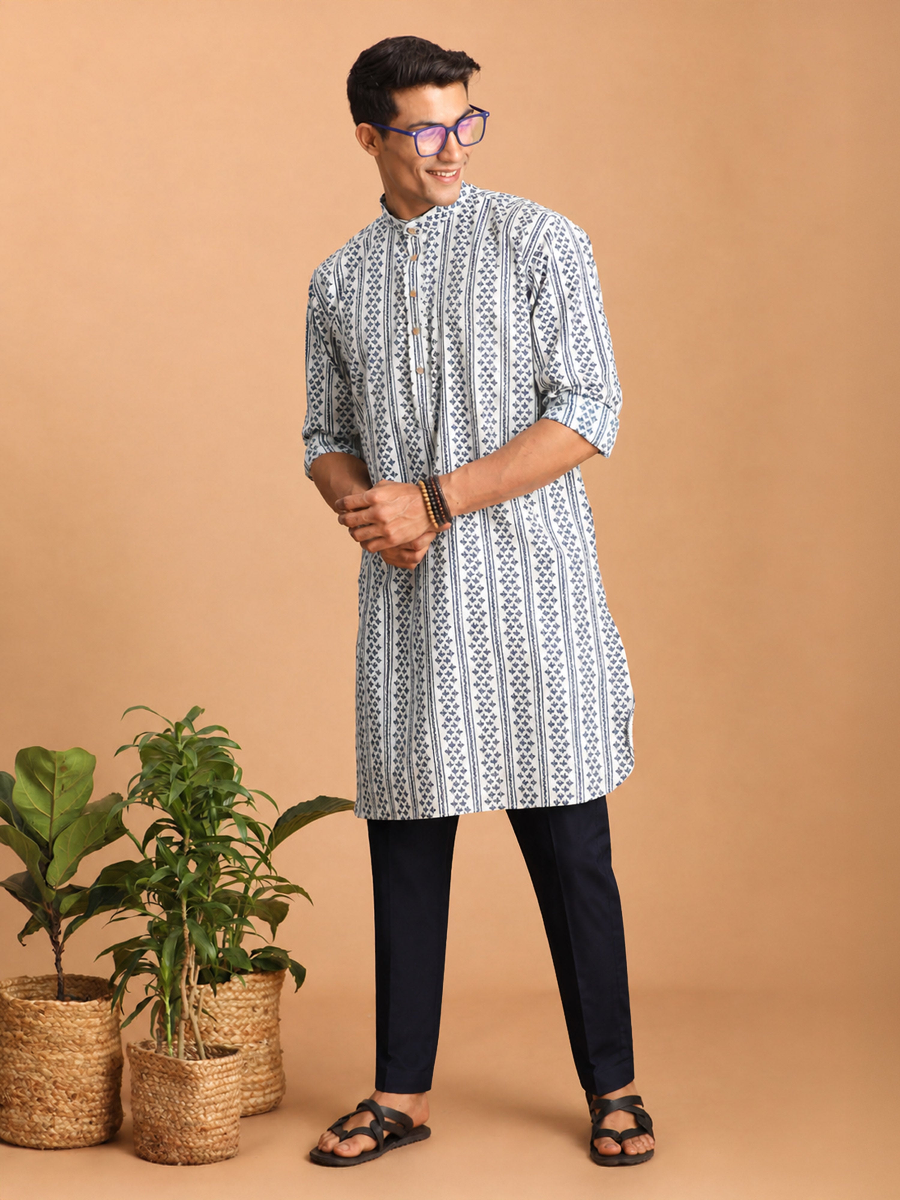 Men Blue Kantha & Ethnic Motif Screen Print Cotton Kurta with Navy Blue Solid Cotton Pant Set