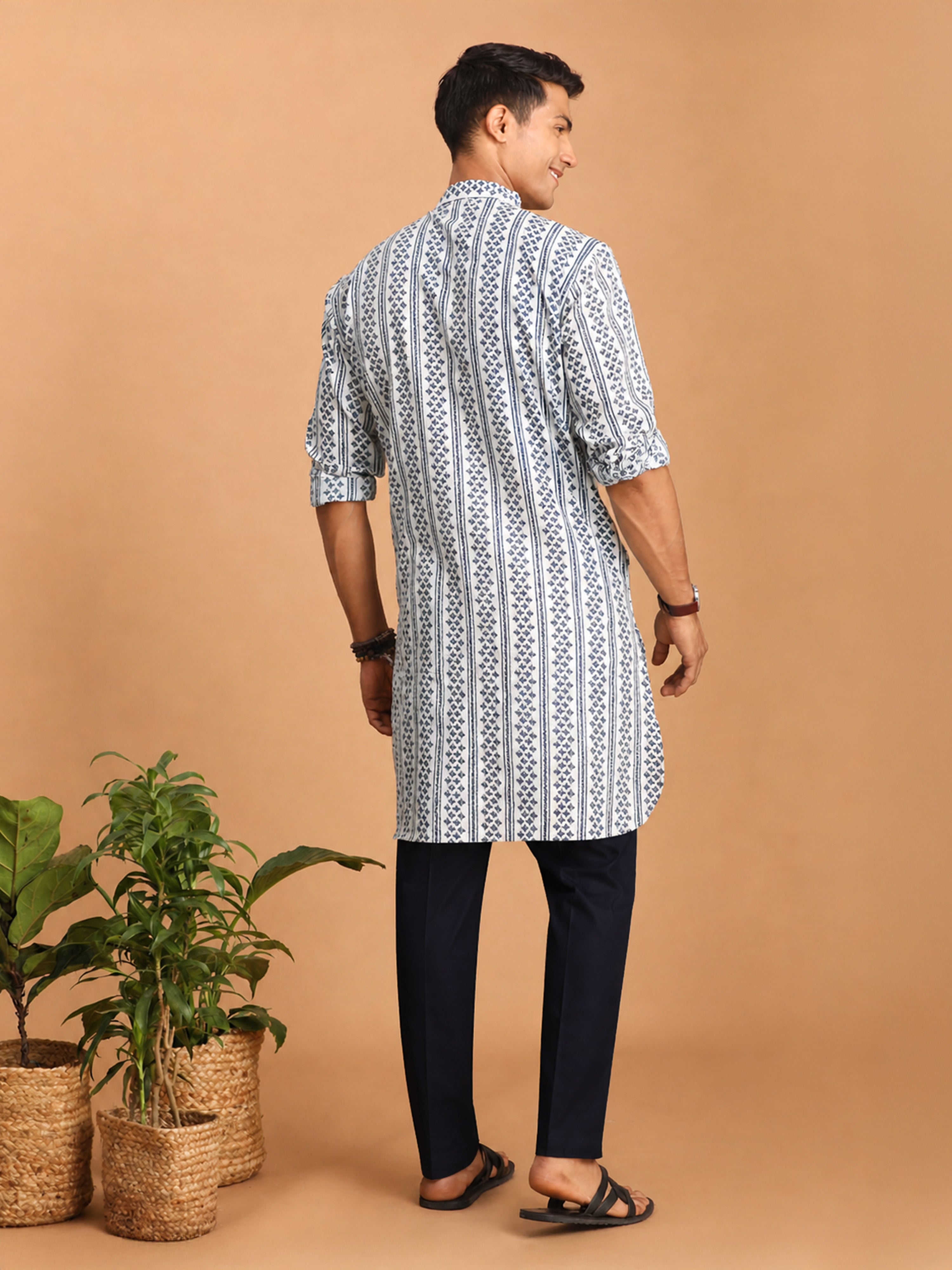 Men Blue Kantha & Ethnic Motif Screen Print Cotton Kurta with Navy Blue Solid Cotton Pant Set