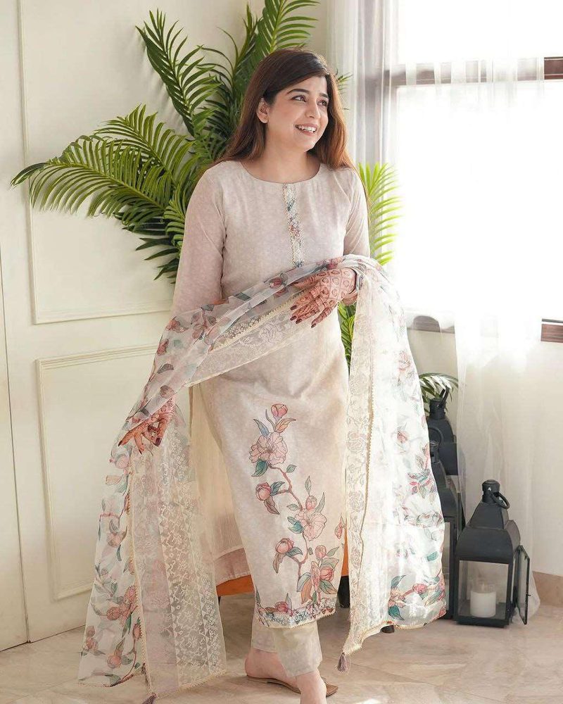 Lilan Cotton Floral Printed Straight Pakistani Kurti with Pant and Dupattta