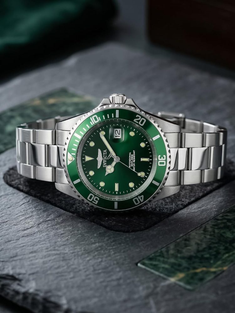 Invicta Diver's 200M Men 40mm Stainless Steel Steel Green dial PC32 Quartz