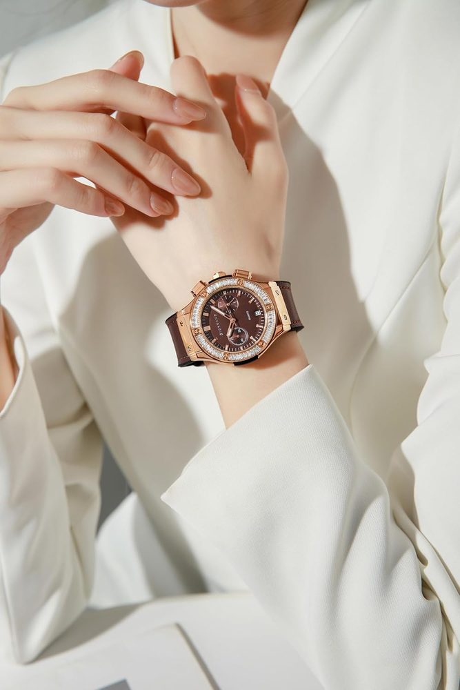 Giordano Analog Watch for Women – Round Dial, Leather Strap, Crystal-Studded Bezel with Quartz Movement