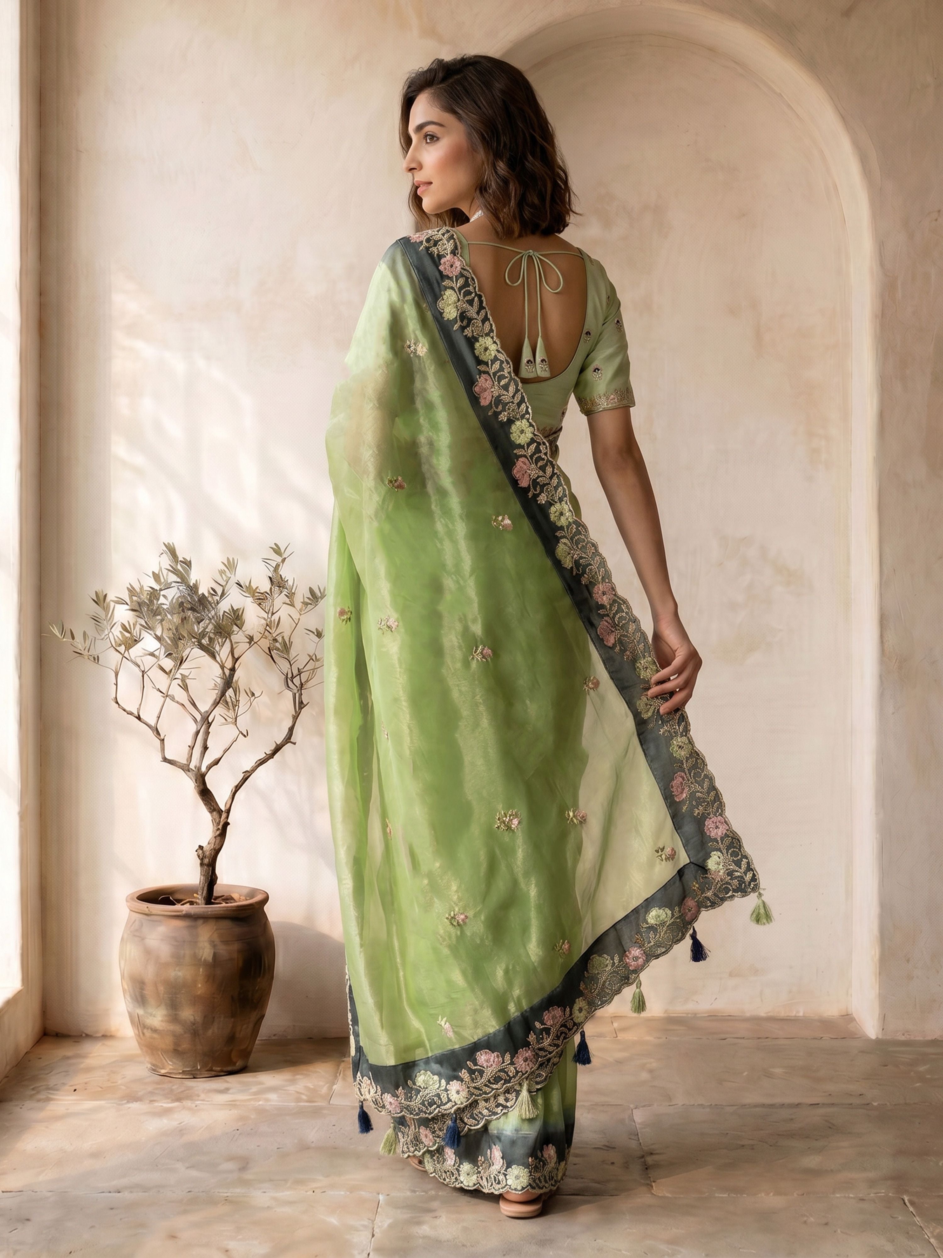 Women's Green Organza Embroidered Saree With Unstitched Blouse Piece