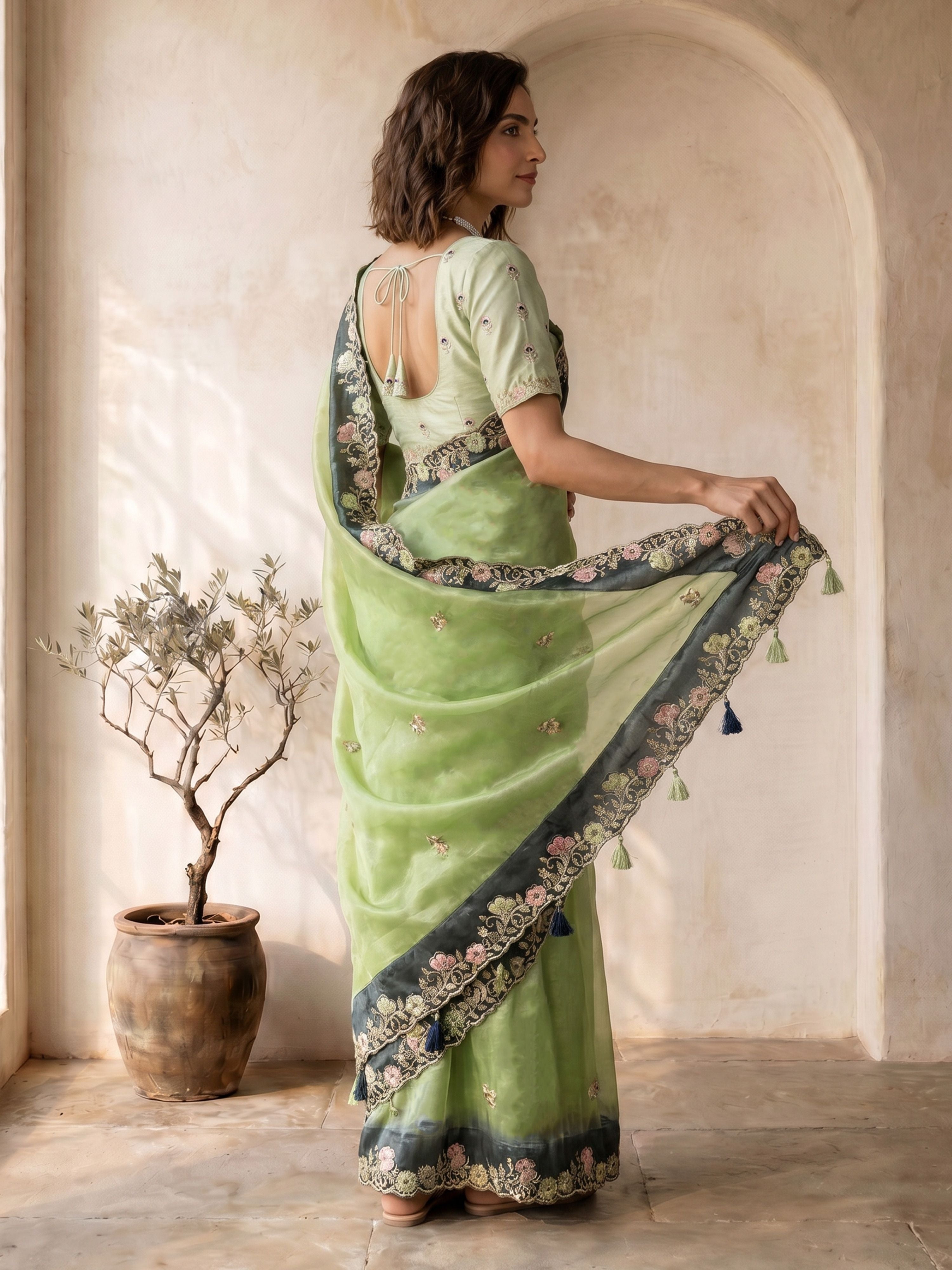 Women's Green Organza Embroidered Saree With Unstitched Blouse Piece