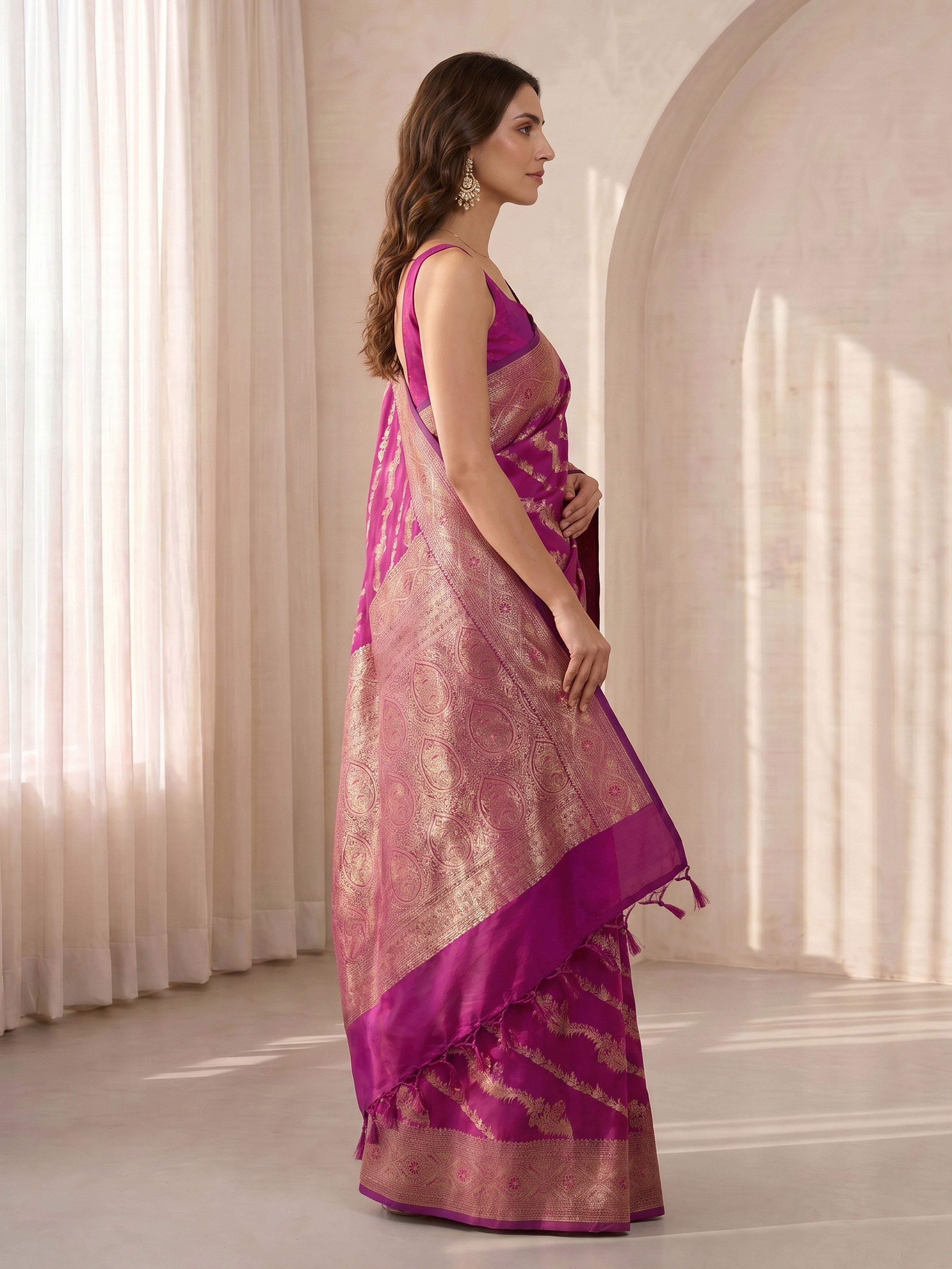 Women's Purple Cotton-Silk Ethnic Motifs Saree With Unstitched Blouse Piece